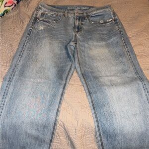 American Eagle Women’s Faded Blue Relaxed Jeans